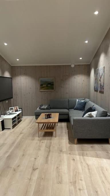 Mountainside Lodge - Breivikeidet Тромсё Экстерьер фото