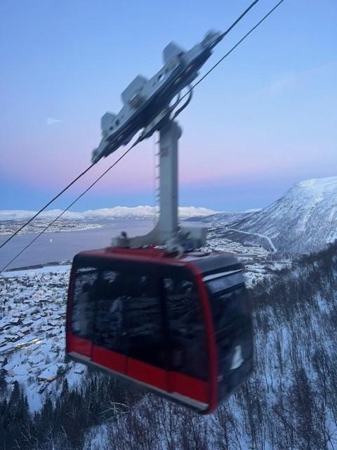 Mountainside Lodge - Breivikeidet Тромсё Экстерьер фото